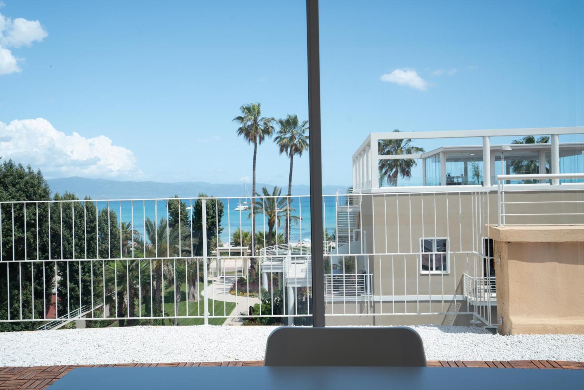 Terrazza Sella Del Diavolo - Vista Mare - Wifi Ac Apartment กาญารี ภายนอก รูปภาพ